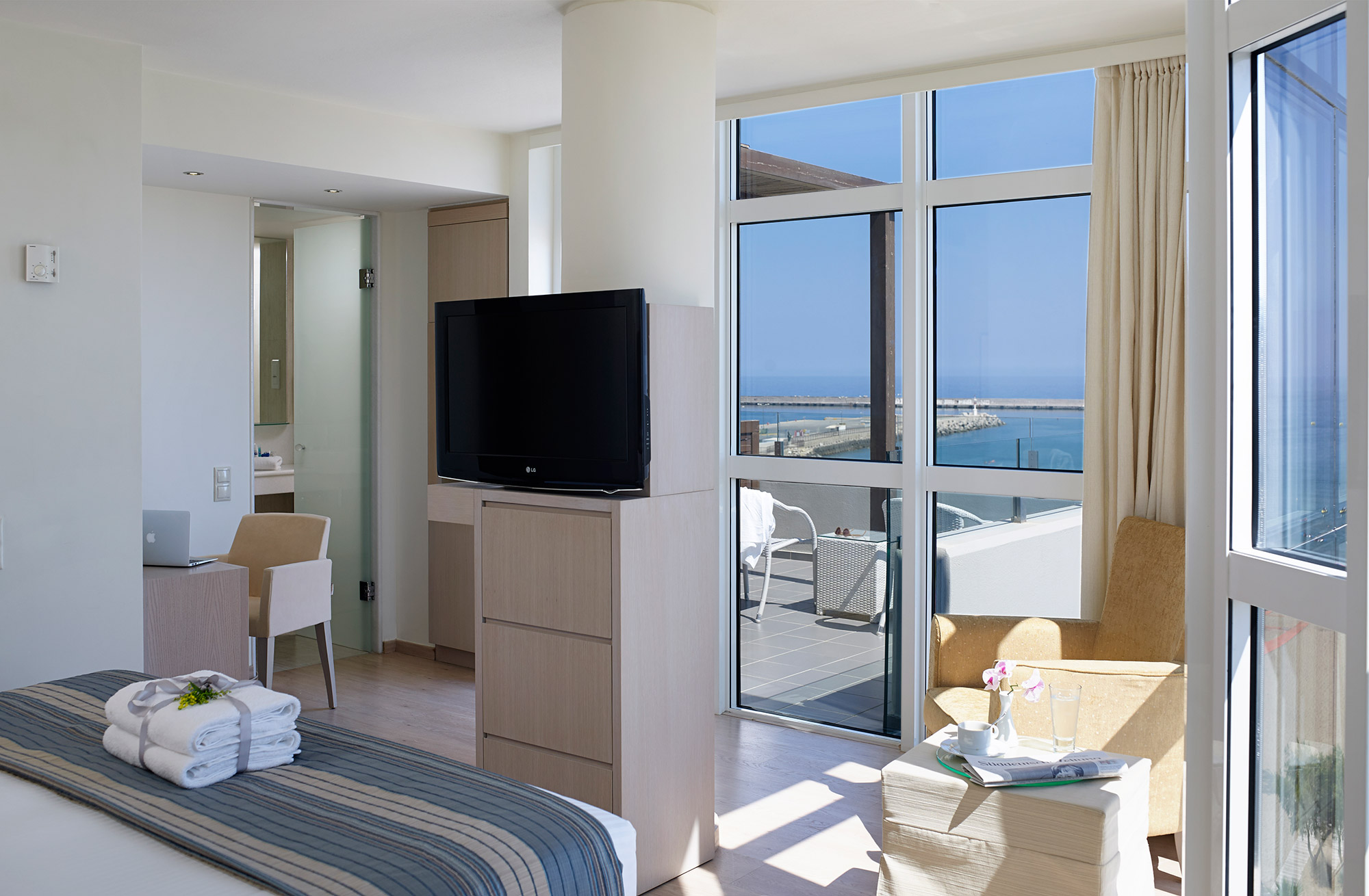 Deluxe Suite Sea View with outdoor Jacuzzi