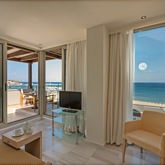 Deluxe Suite Sea View with outdoor Jacuzzi