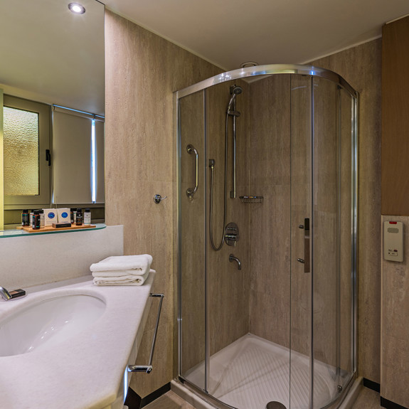 Junior Suite Sea View Bathroom