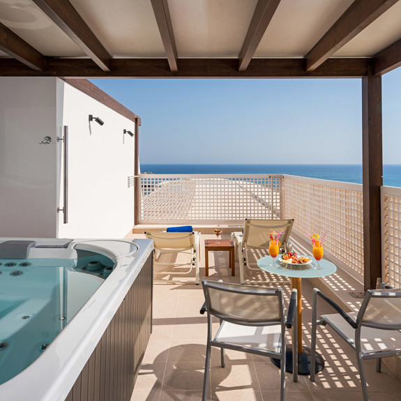 Deluxe Suite Sea View balcony Jacuzzi 